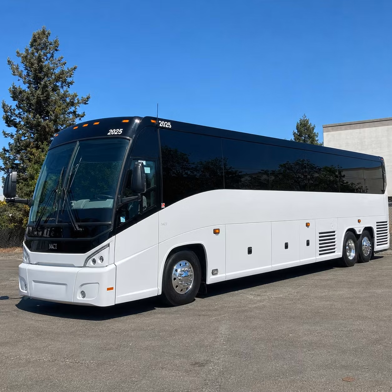 charter buses and party buses to the hartford healthcare amphitheater from fairfield
